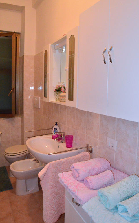 La Casa Delle Rose Room With Air Conditioning La Spezia Pokój zdjęcie